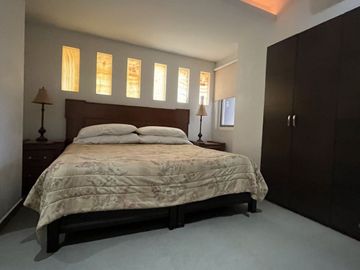 CASA EN VENTA EN LAS CAÑADAS