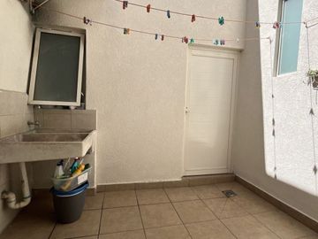 CASA EN VENTA EN LAS CAÑADAS