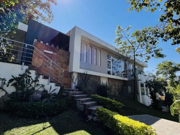 CASA EN VENTA EN LAS CAÑADAS