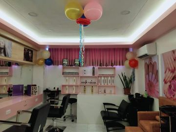 5-STOREY COMMERCIAL BUILDING FOR SALE