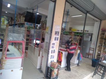 5-STOREY COMMERCIAL BUILDING FOR SALE
