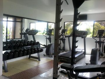5-STOREY COMMERCIAL BUILDING FOR SALE