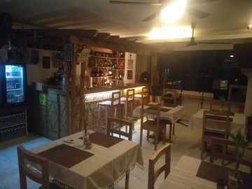 5-STOREY COMMERCIAL BUILDING FOR SALE