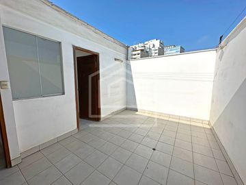 DEPARTAMENTO TIPO CASA CHALET EN VENTA EN MAGDALENA CON SAN ISIDRO