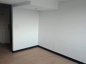 1 bedroom 40 sqm loft type 10k monthly Very affordable Rent to own condo  5% down payment 0% interest  near BGC,,eastwood ,tiendesitas