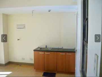 1 bedroom 40 sqm loft type 10k monthly Very affordable Rent to own condo  5% down payment 0% interest  near BGC,,eastwood ,tiendesitas