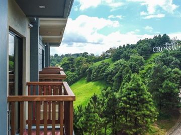 Pasalo Resale condo in Crosswind Tagaytay!!