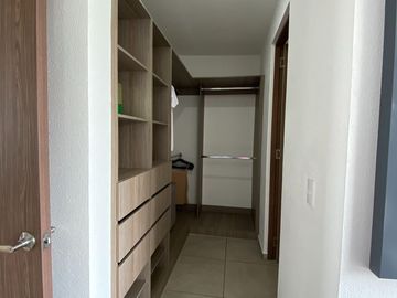 CASA EN VENTA TOLUCA CERCA DEL PARQUE TOLUCA 2000 Y DEL AEROPUERTO INTERNACIONAL