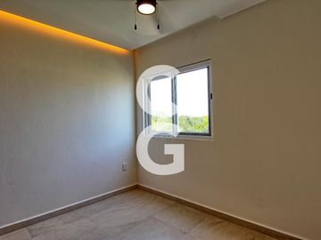 Casa en Venta en Cancun en Residencial Rio con Amplio Jardin y Alberca