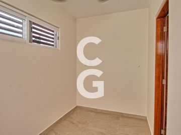 Casa en Venta en Cancun en Residencial Rio con Amplio Jardin y Alberca