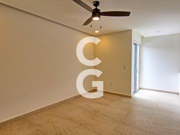 Casa en Venta en Cancun en Residencial Rio con Amplio Jardin y Alberca