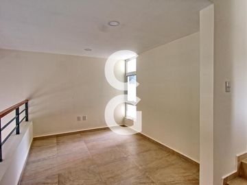 Casa en Venta en Cancun en Residencial Rio con Amplio Jardin y Alberca