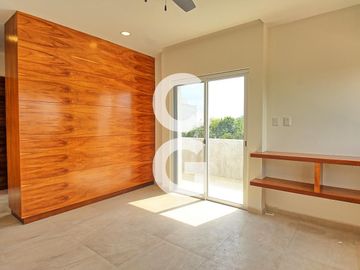 Casa en Venta en Cancun en Residencial Rio con Amplio Jardin y Alberca
