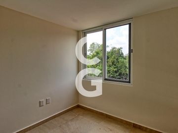 Casa en Venta en Cancun en Residencial Rio con Amplio Jardin y Alberca