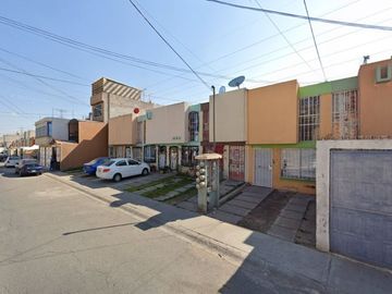CASA EN VENTA EN