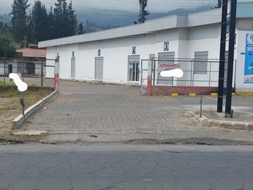 DE OPORTUNIDAD VENTA O ARRIENDO BODEGAS COMERCIALES EN YARUQUI SOBRE LA E-35
