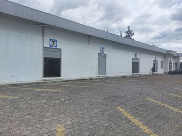 DE OPORTUNIDAD VENTA O ARRIENDO BODEGAS COMERCIALES EN YARUQUI SOBRE LA E-35