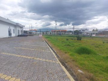 DE OPORTUNIDAD VENTA O ARRIENDO BODEGAS COMERCIALES EN YARUQUI SOBRE LA E-35