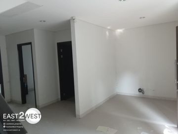 Disewakan Rumah Regentown BSD City Tangerang Bagus Cantik Nyaman Lokasi Sangat Strategis