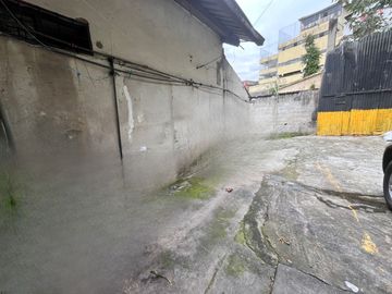 VENTA LOCAL COMERCIAL EN QUITO LA MARÍN SECTOR PLAYÓN DE LA MARÍN FRENTE ESTACIÓN DE LOS CHILLOS. PRECIO 