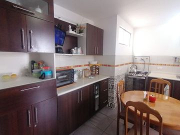 SE VENDE DEPARTAMENTO 3 PISO CON AIRES EN UN 4 PISO SUPER BONITO Y ESPACIOSO