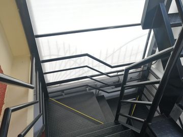 SE VENDE DEPARTAMENTO 3 PISO CON AIRES EN UN 4 PISO SUPER BONITO Y ESPACIOSO