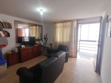 SE VENDE DEPARTAMENTO 3 PISO CON AIRES EN UN 4 PISO SUPER BONITO Y ESPACIOSO