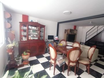 SE VENDE DEPARTAMENTO 3 PISO CON AIRES EN UN 4 PISO SUPER BONITO Y ESPACIOSO