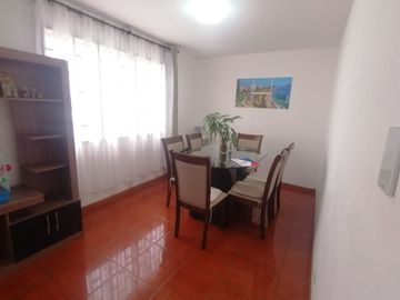 SE VENDE DEPARTAMENTO 3 PISO CON AIRES EN UN 4 PISO SUPER BONITO Y ESPACIOSO