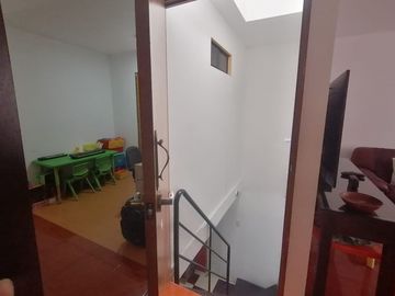 SE VENDE DEPARTAMENTO 3 PISO CON AIRES EN UN 4 PISO SUPER BONITO Y ESPACIOSO