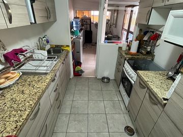 Casa Esquina en Micro barrio de Villa Jardines de Santa María, Maipú.