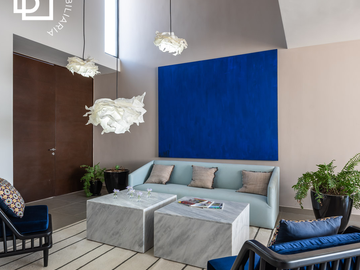 Casa en venta de dos pisos en privada residencial dentro de Temozón Norte, Mérida.