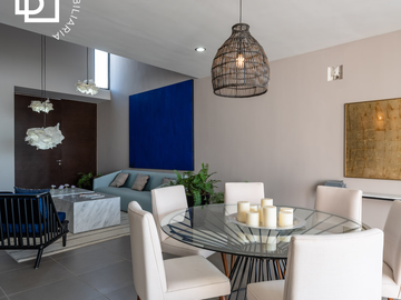 Casa en venta de dos pisos en privada residencial dentro de Temozón Norte, Mérida.