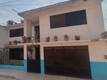 venta de casa con excelente ubicacion
