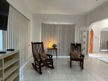 FINCA CON JARDÍN EL ENCANTO en VENTA AV. CENTRAL, COLONIA CAMPESTRE, VERACRUZ, VER. A 2 CUADRAS DEL PUENTE NUEVO VERACRUZ DE LA CARRETERA FEDERAL