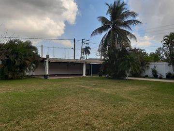 FINCA CON JARDÍN EL ENCANTO en VENTA AV. CENTRAL, COLONIA CAMPESTRE, VERACRUZ, VER. A 2 CUADRAS DEL PUENTE NUEVO VERACRUZ DE LA CARRETERA FEDERAL