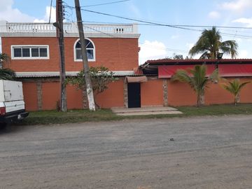FINCA CON JARDÍN EL ENCANTO en VENTA AV. CENTRAL, COLONIA CAMPESTRE, VERACRUZ, VER. A 2 CUADRAS DEL PUENTE NUEVO VERACRUZ DE LA CARRETERA FEDERAL