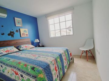 Venta de preciosa casa diseño moderno en Etapa Brisana - Urb Casalaguna/ km 12 av. León Febres Cordero.