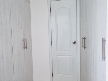 Venta de preciosa casa diseño moderno en Etapa Brisana - Urb Casalaguna/ km 12 av. León Febres Cordero.