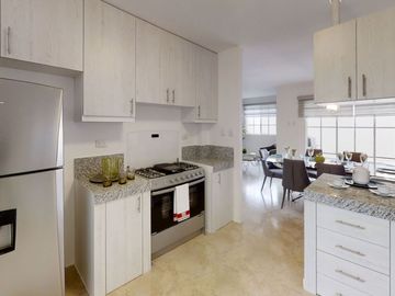 Venta de preciosa casa diseño moderno en Etapa Brisana - Urb Casalaguna/ km 12 av. León Febres Cordero.