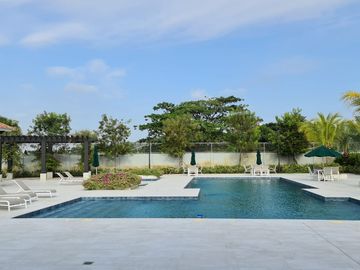 Venta de preciosa casa diseño moderno en Etapa Brisana - Urb Casalaguna/ km 12 av. León Febres Cordero.