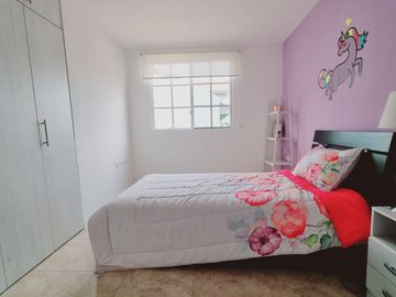 Venta de preciosa casa diseño moderno en Etapa Brisana - Urb Casalaguna/ km 12 av. León Febres Cordero.