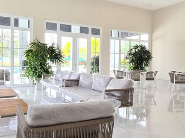 Venta de preciosa casa diseño moderno en Etapa Brisana - Urb Casalaguna/ km 12 av. León Febres Cordero.