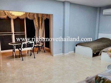 Lake Side Villa 2 House For Sale in Bangna