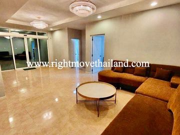 Lake Side Villa 2 House For Sale in Bangna
