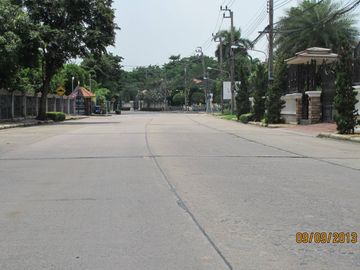 ขาย บ้านเดี่ยวหมู่บ้านลดาวัลย์ ริมถนนศรีนครินทร์ , ติด สถานี BTS   บ้านพร้อมที่ดิน 390 ตรว.