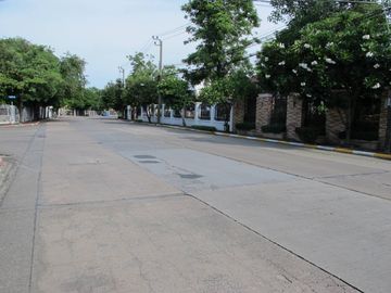 ขาย บ้านเดี่ยวหมู่บ้านลดาวัลย์ ริมถนนศรีนครินทร์ , ติด สถานี BTS   บ้านพร้อมที่ดิน 390 ตรว.