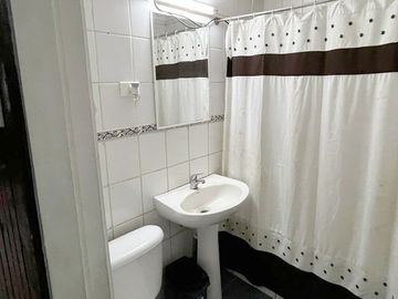 Vendemos casa comercial a pasos la avenida Alemania