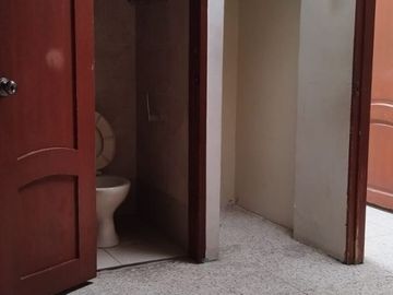 CASA DE OPORTUNIDAD EN VENTA EN LA CDLA. SAUCES NORTE DE GUAYAQUIL
