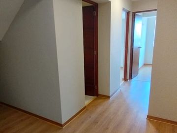 ¡OPORTUNIDAD ÚNICA! DEPARTAMENTO TRIPLEX EN LA CALERA SURQUILLO